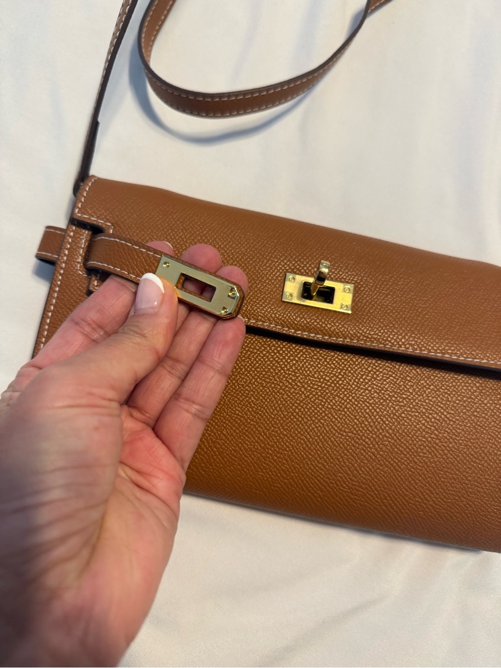 Designer- Inspired Leather Crossbody Shoulder Bag in Brown - Picture 4 of 9